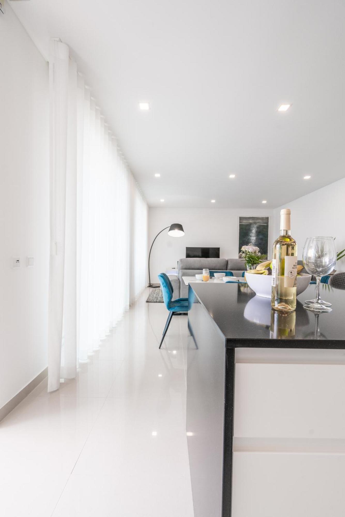 Marina View 4 With Pool By Homing Lagos