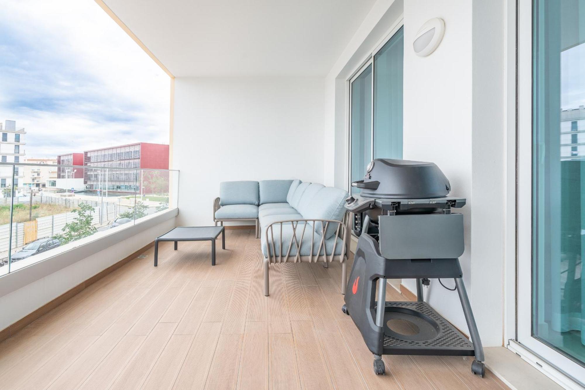 Apartment Marina View 4 With Pool By Homing *